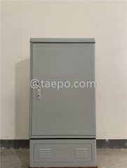 Outdoor SMC fiber street cabinet, SC, 576 fibers, double-sided, single door, plastic case splitter type, with 10 plastic case slots
