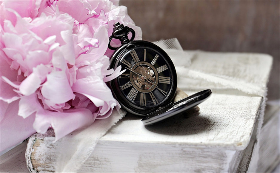 A fool will fool himself, but time will not fool anyone